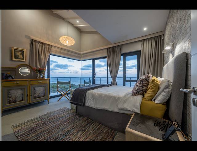 4 BEDROOM HOUSE FOR SALE IN VILLAGE ON SEA